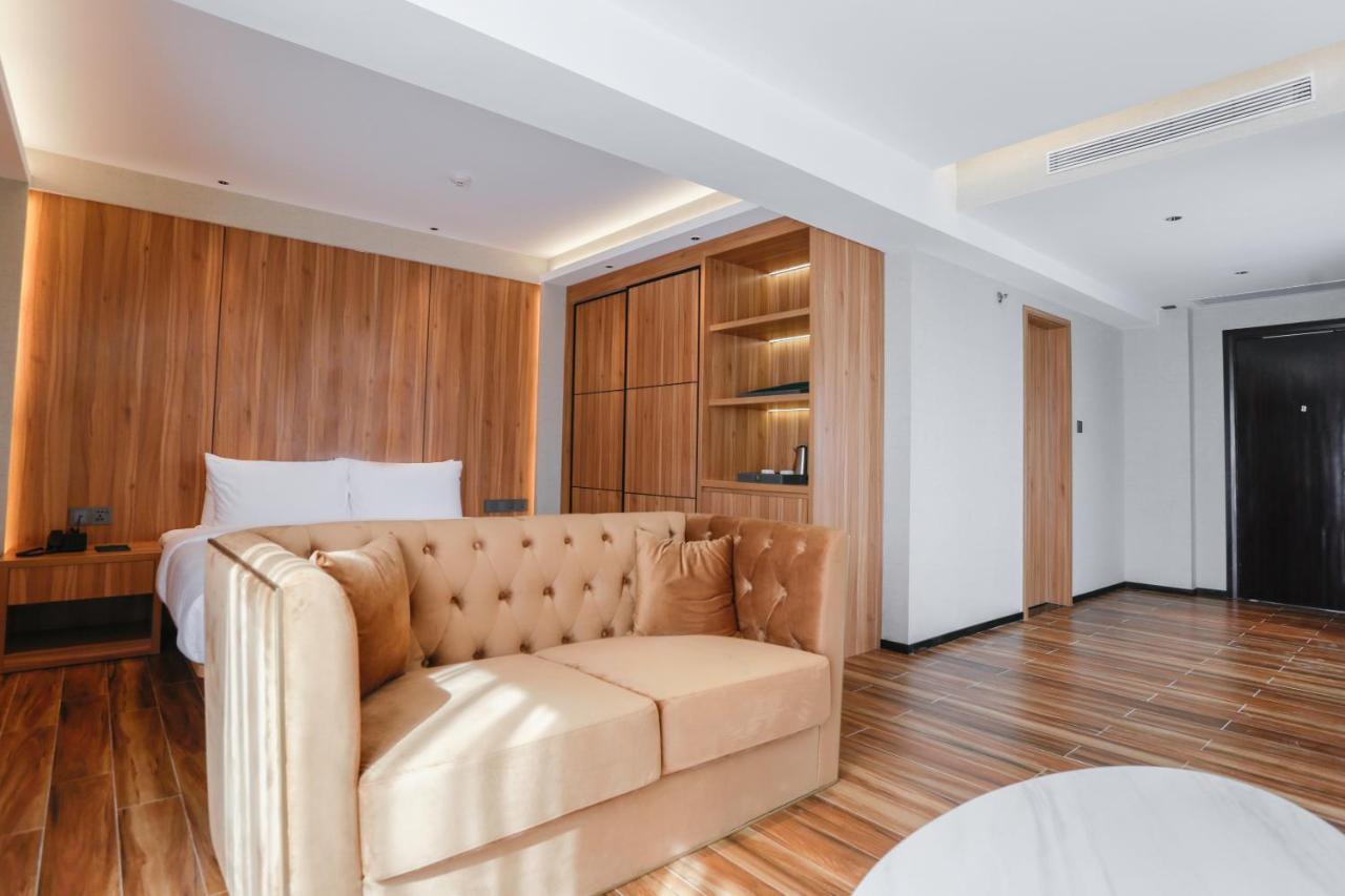 Hotel Casiana & Events Center Tagaytay Managed By Hii Tagaytay City Bagian luar foto