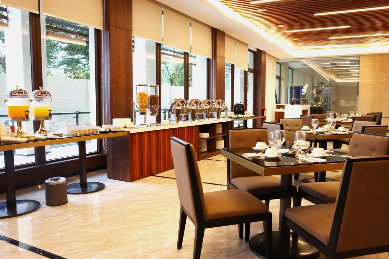 Hotel Casiana & Events Center Tagaytay Managed By Hii Tagaytay City Bagian luar foto